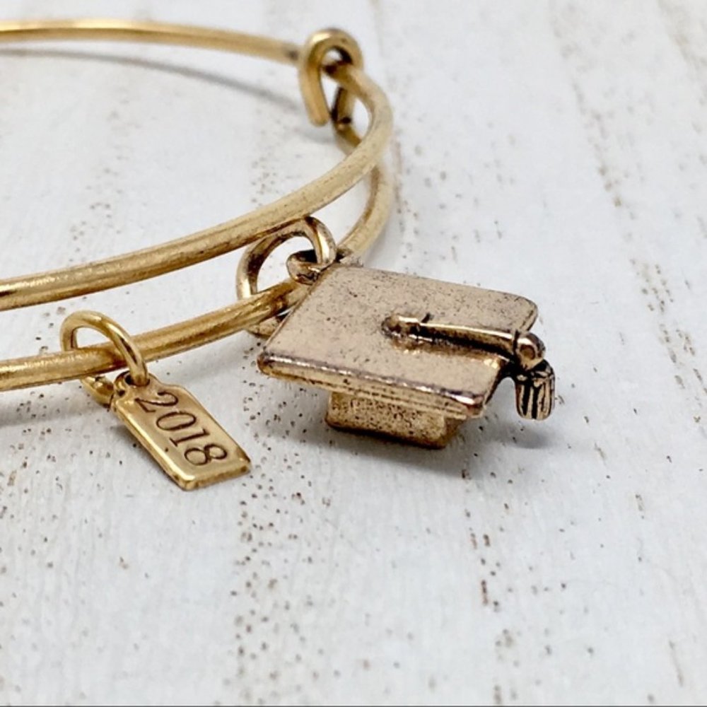 ALEX & ANI 2018 Graduation Cap Charm Bangle - Picture 2 of 6